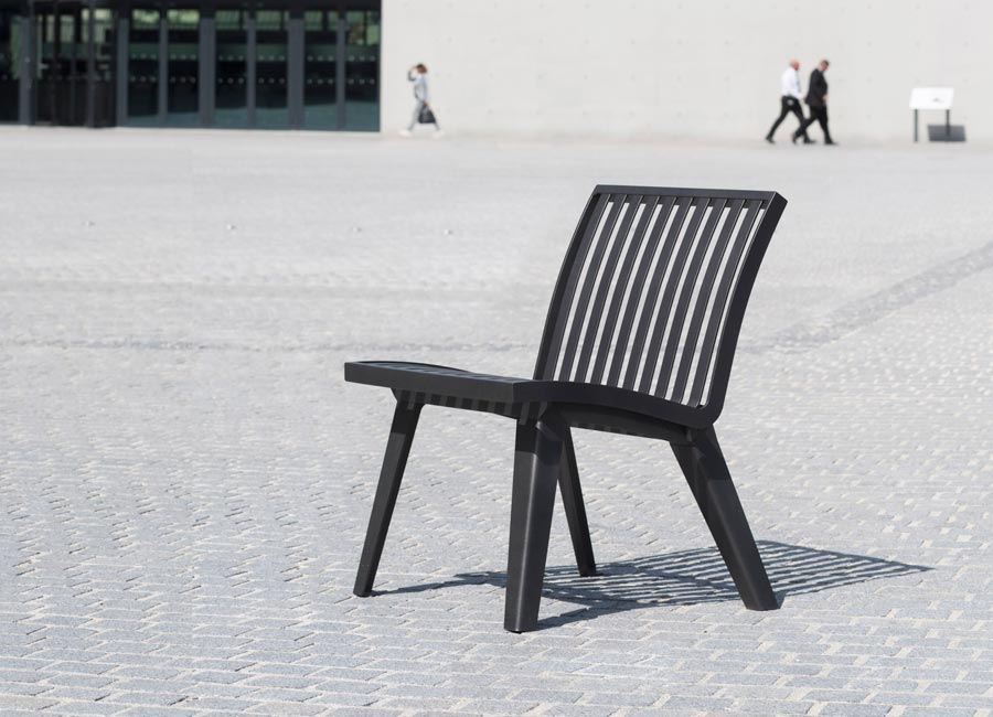 Chaise MONTREAL conçu et fabriqué par Aréa mobilier urbain